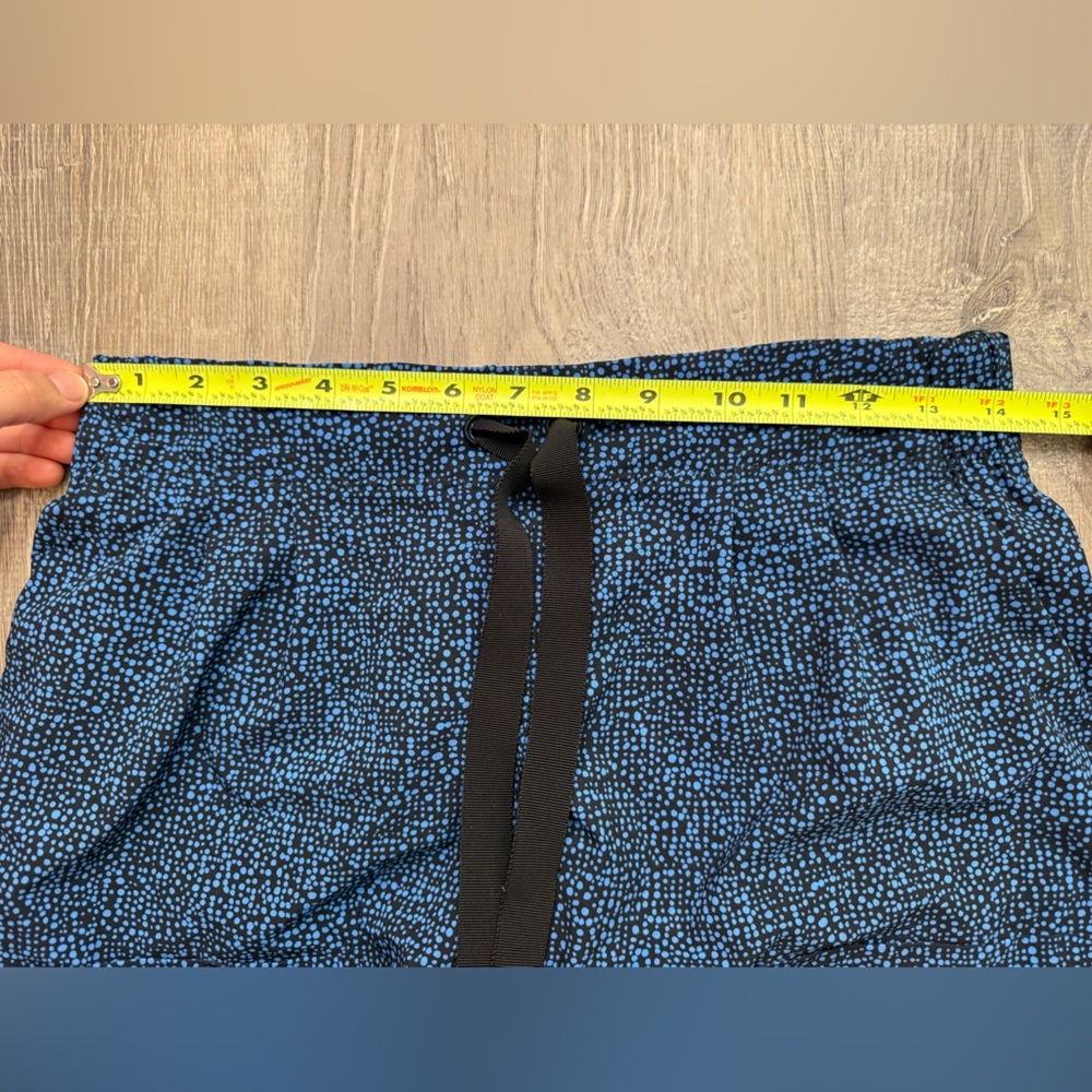 Lululemon Spring Break Away Short | Size 8 - Picture 7 of 10